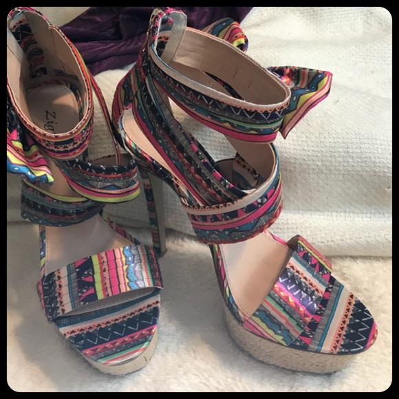 ZIGI SOHO Platform Heels - Picture 4 of 8